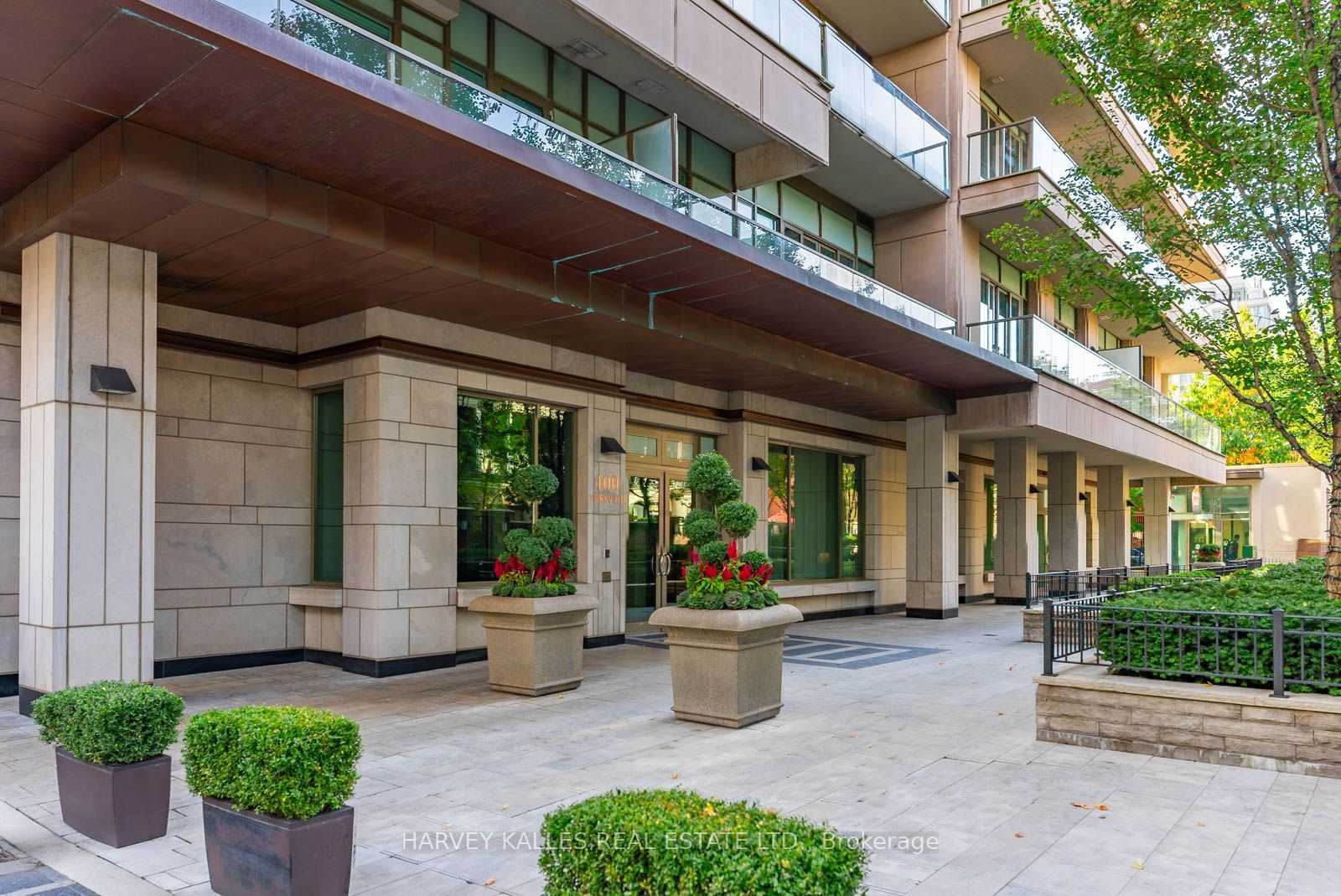 100 Yorkville Ave, unit 204 for rent