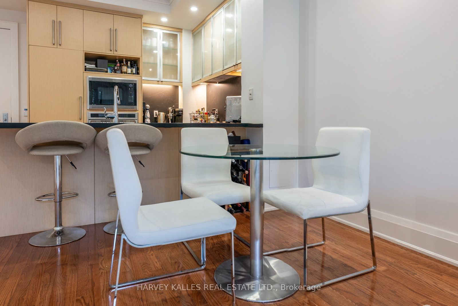 100 Yorkville Ave, unit 204 for rent