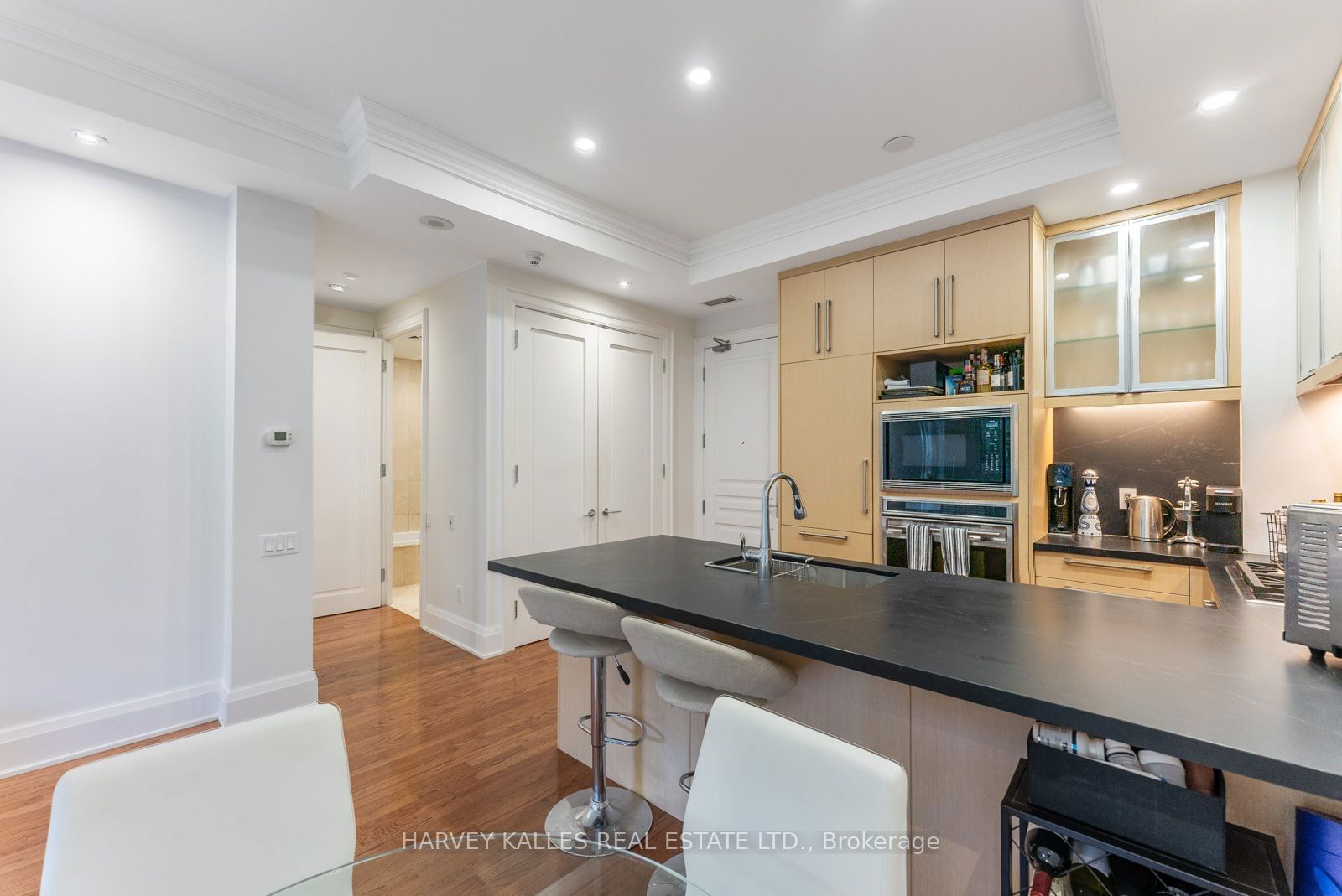 100 Yorkville Ave, unit 204 for rent