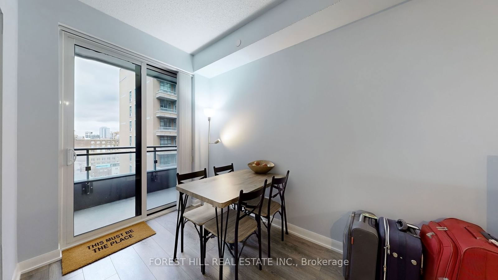 435 Richmond St W, unit 812 for rent