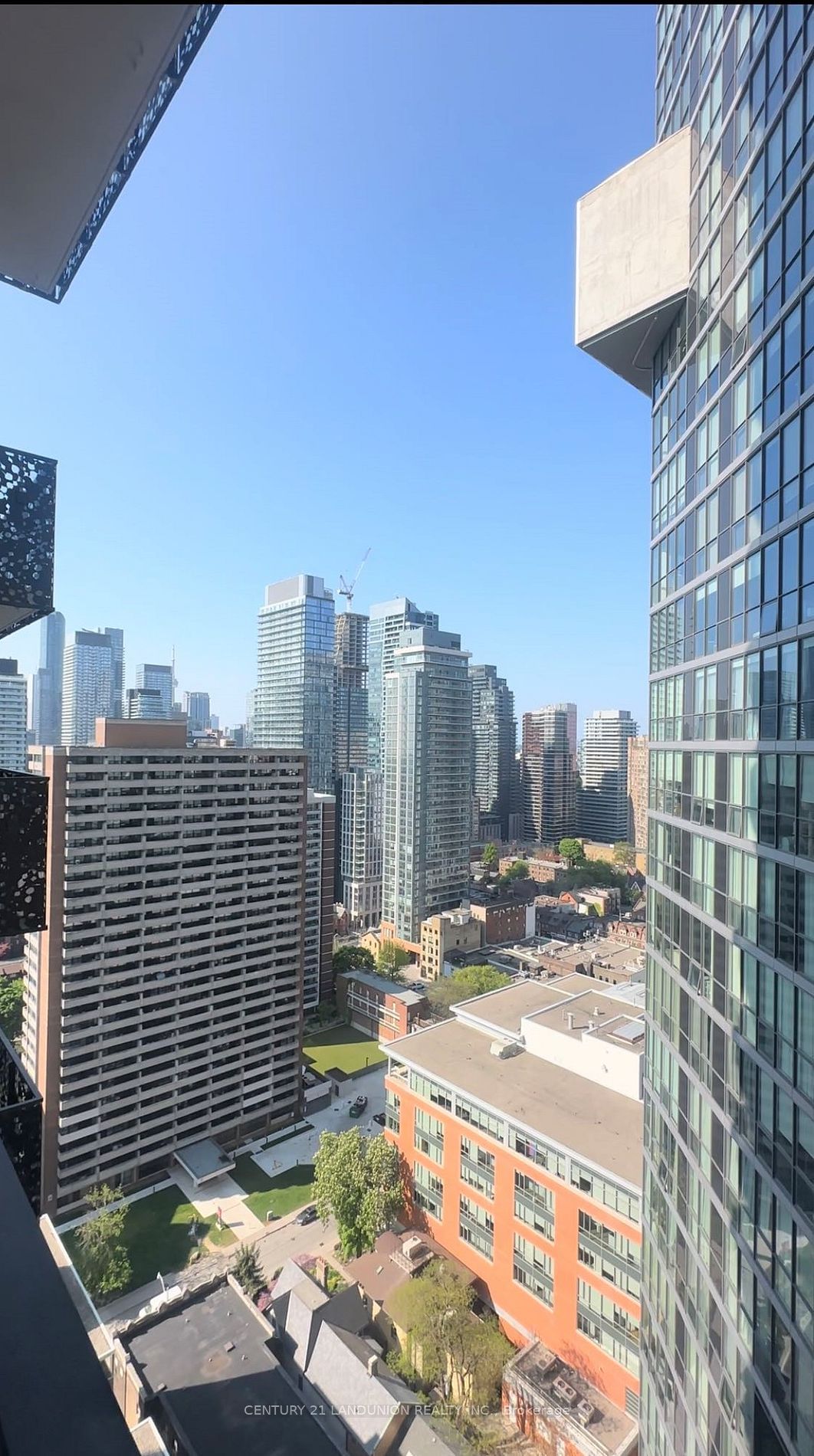 55 Charles St E, unit 2407 for rent