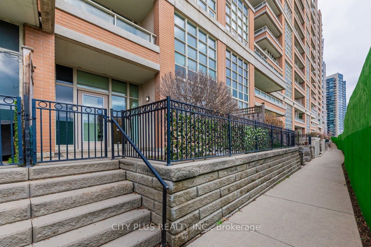 Liberty Lakeview Towers, West End, Toronto