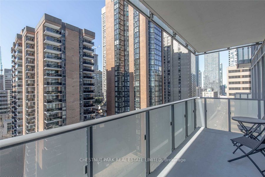 65 St Mary St, unit 1109 for sale