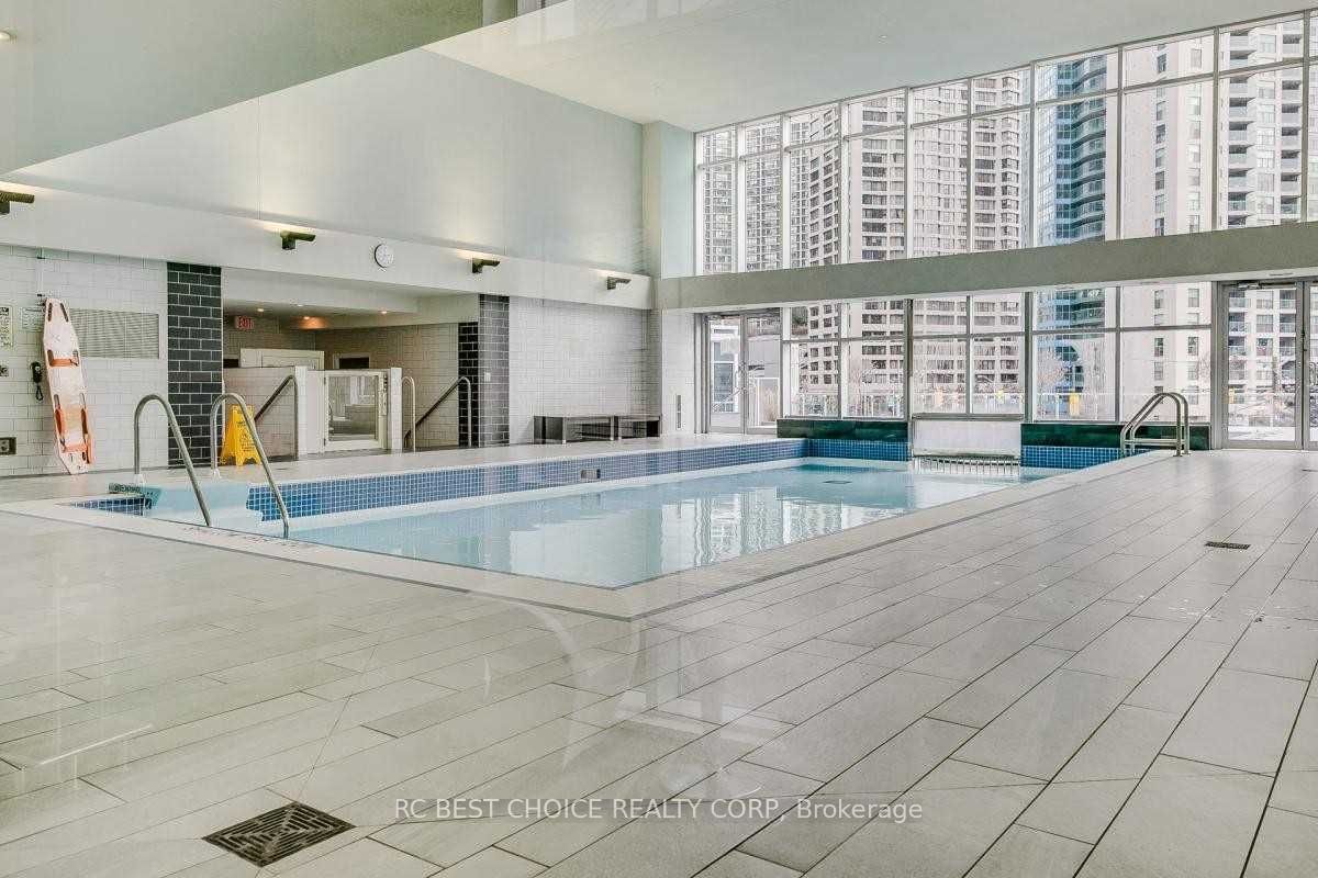 208 Queens Quay W, unit 2807 for rent