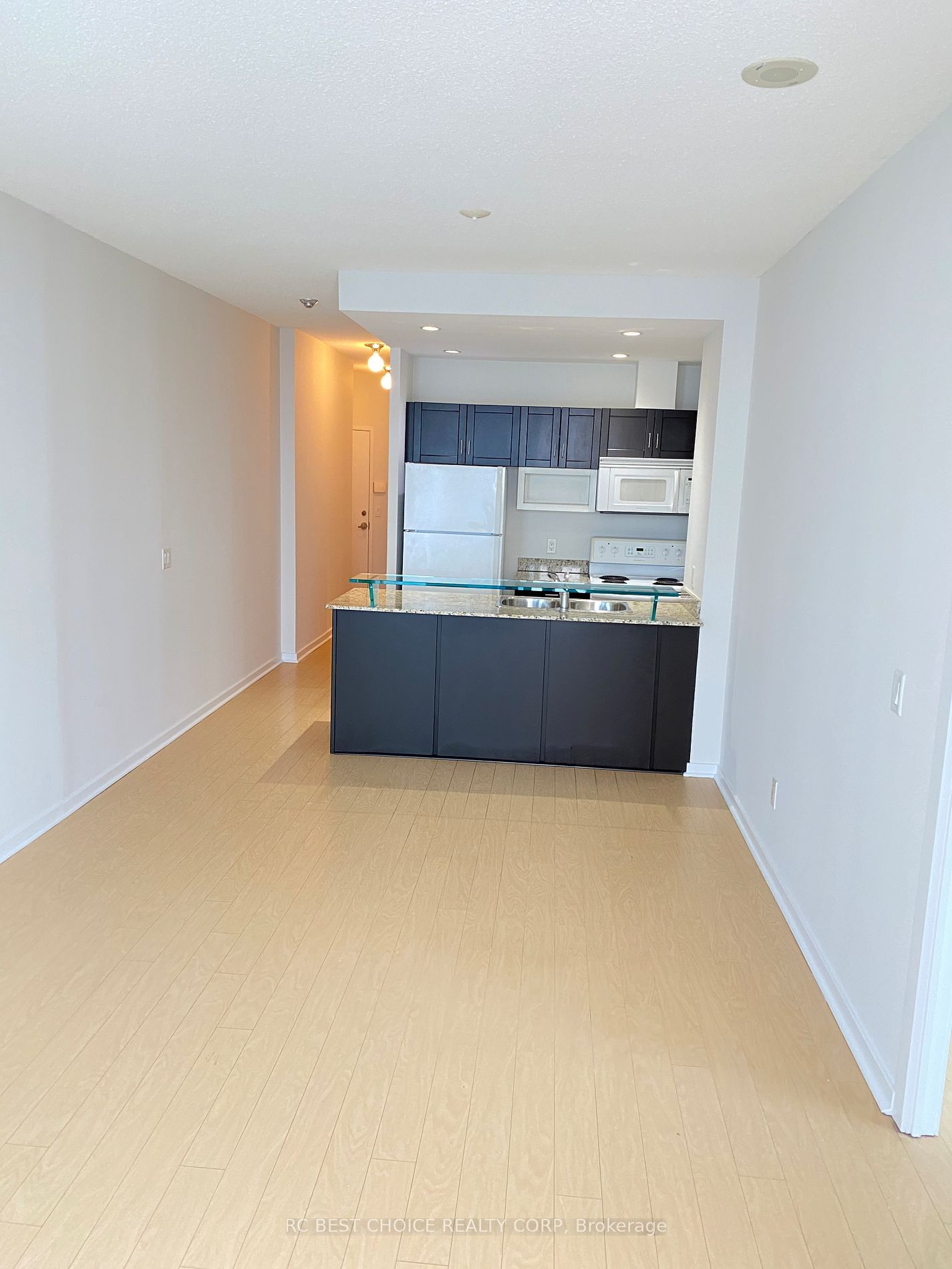 208 Queens Quay W, unit 2807 for rent