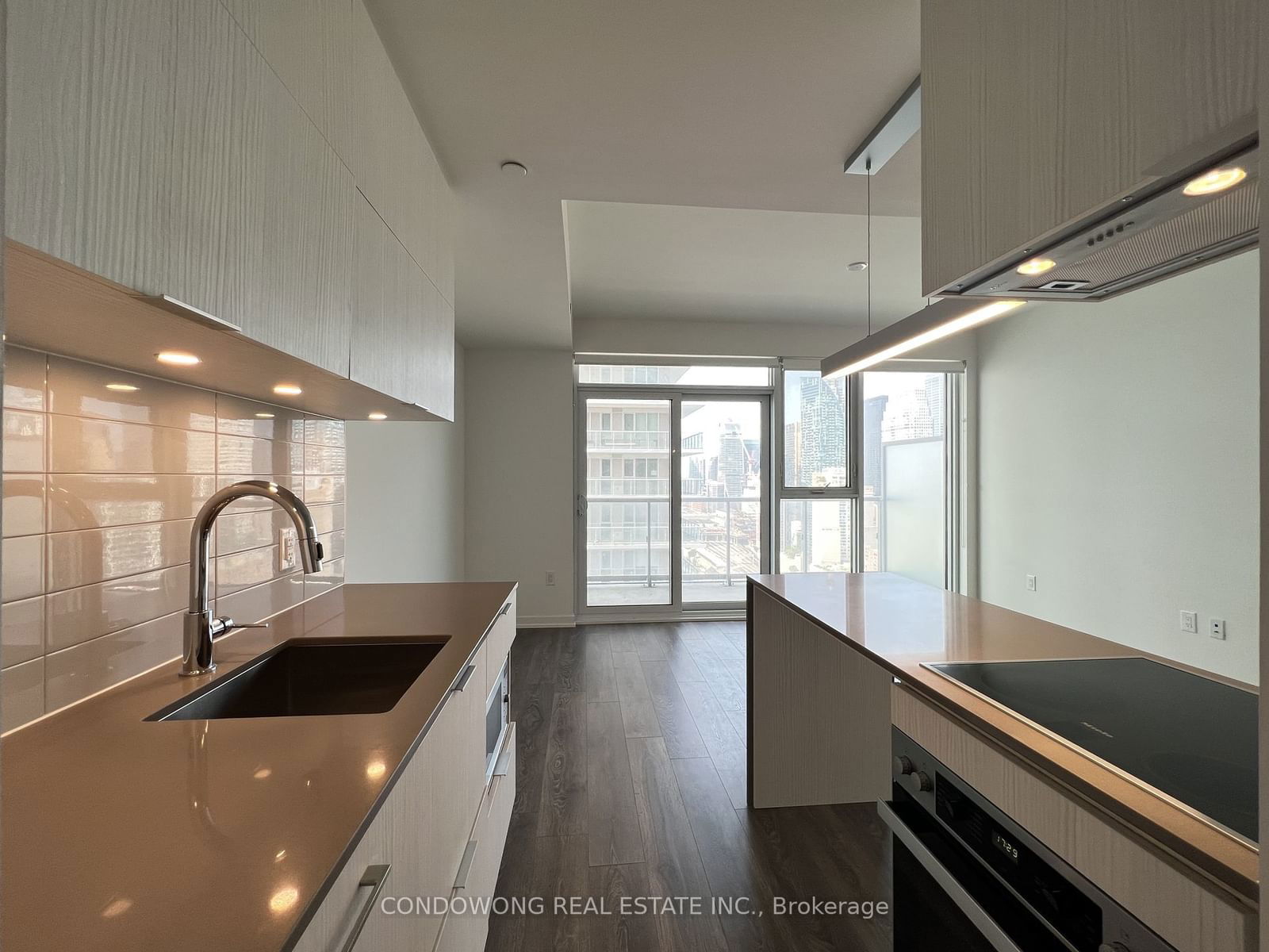 20 Richardson St, unit 2806 for rent