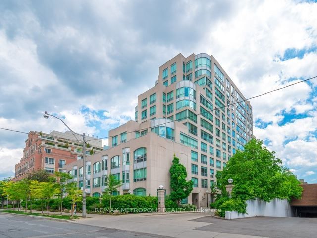 942 Yonge St, unit PH201 for rent