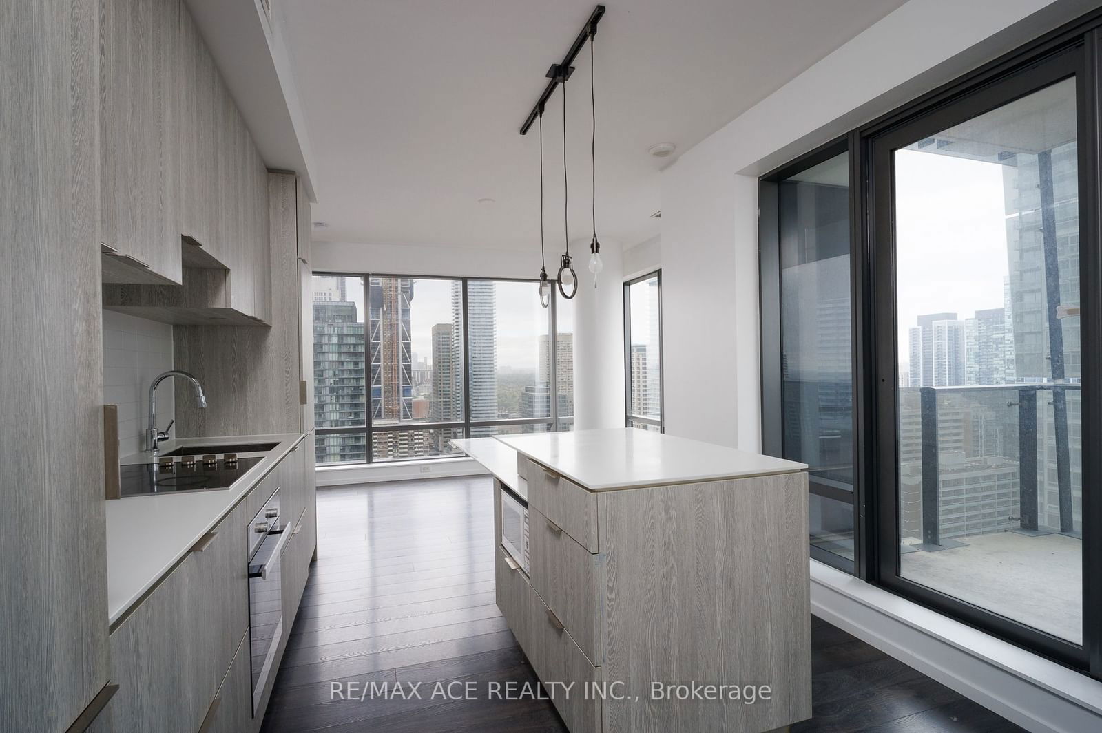 5 St Joseph St, unit 3010 for rent