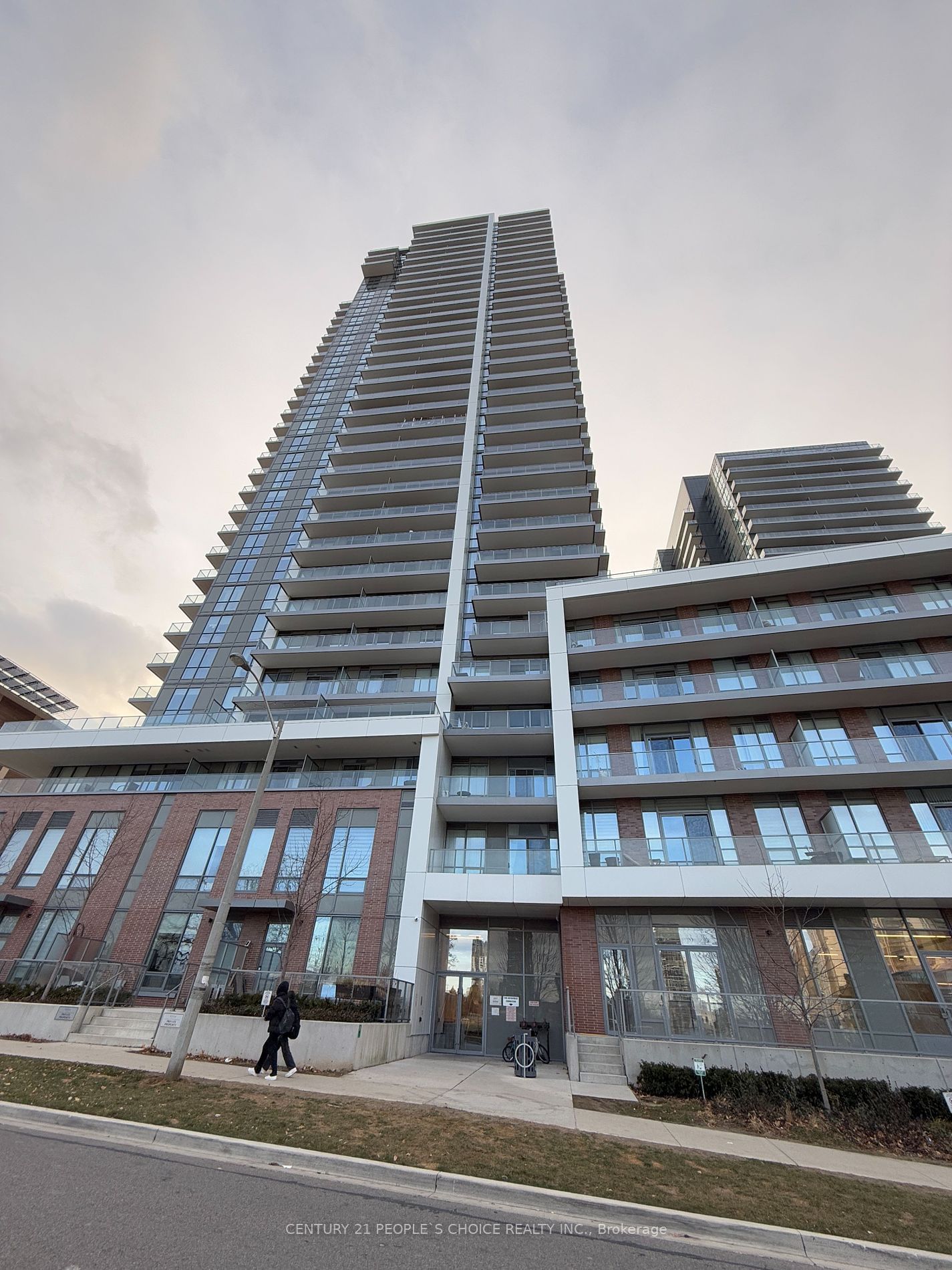 32 Forest Manor Rd, unit 2407 for rent