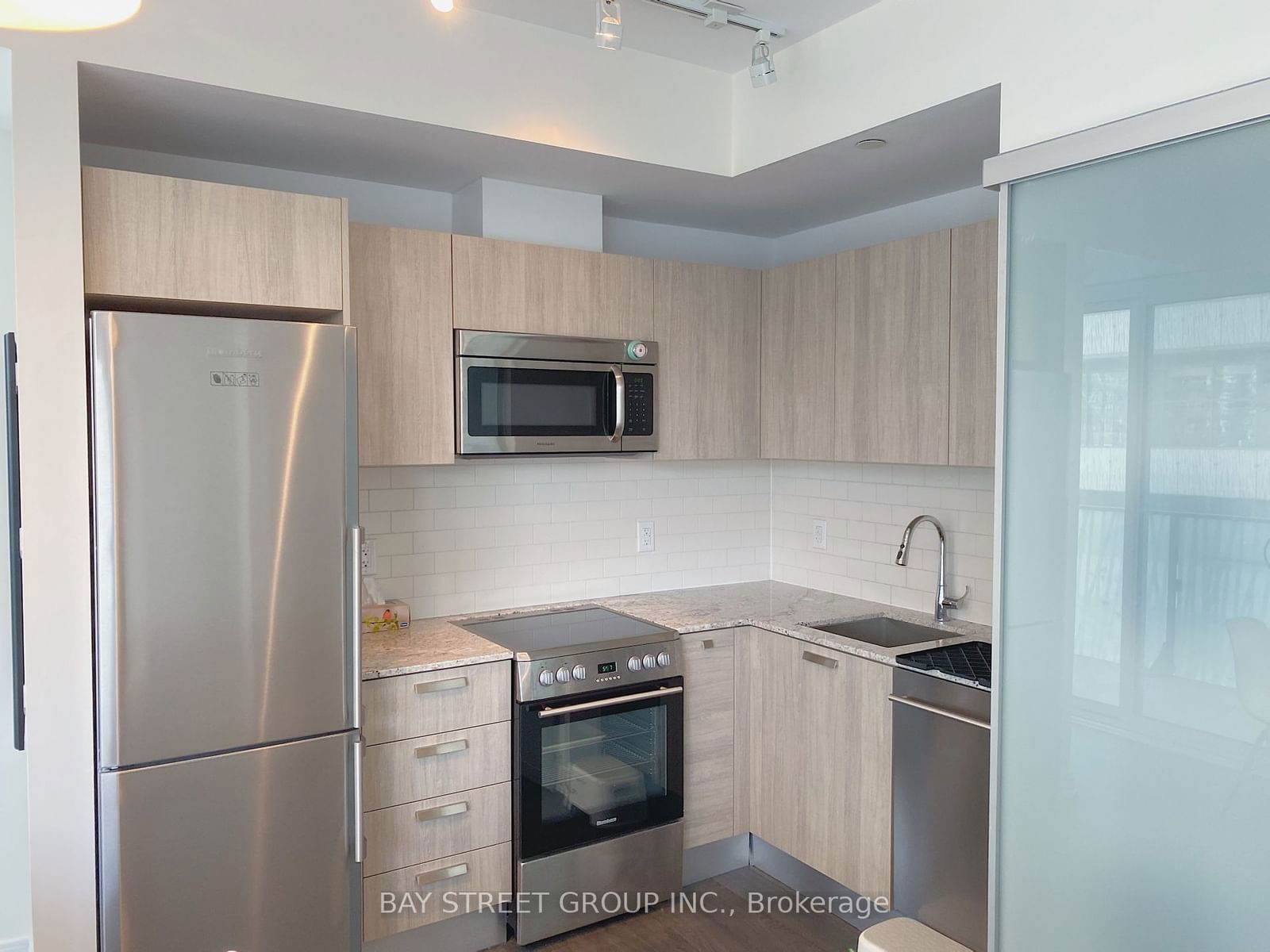 42 Charles St E, unit 1210 for rent