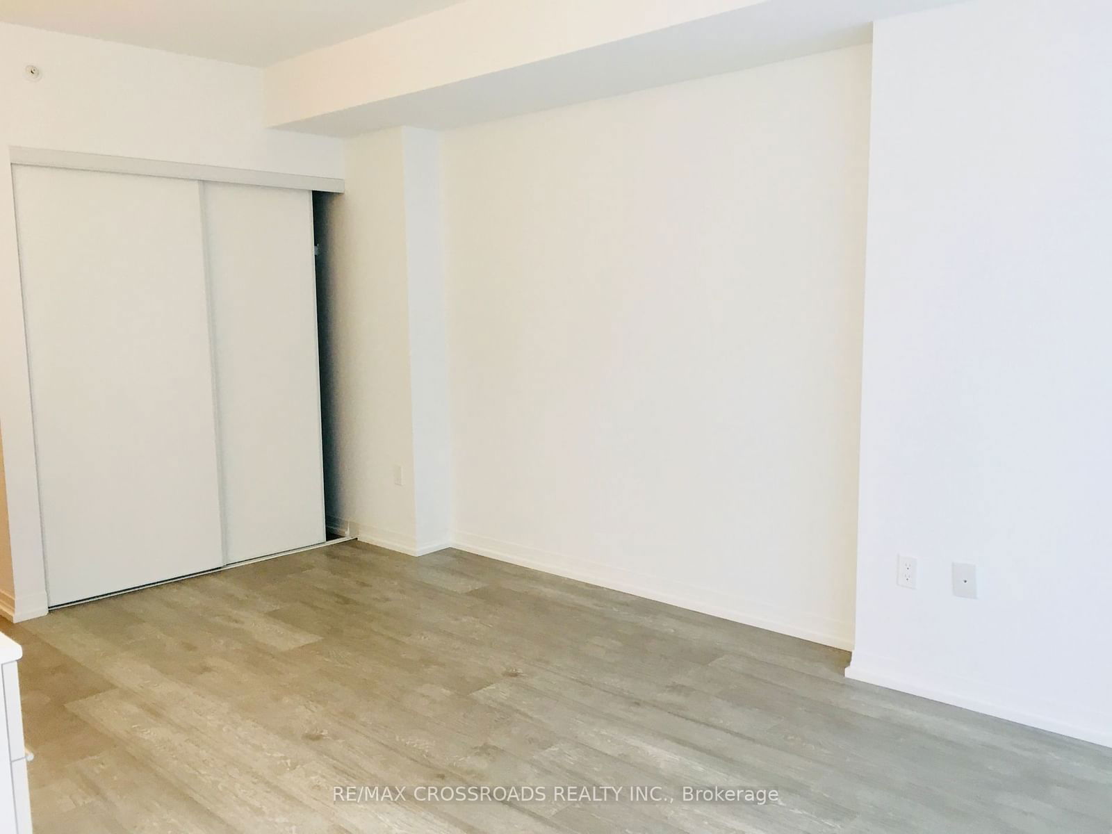 251 Jarvis St, unit 212 for rent