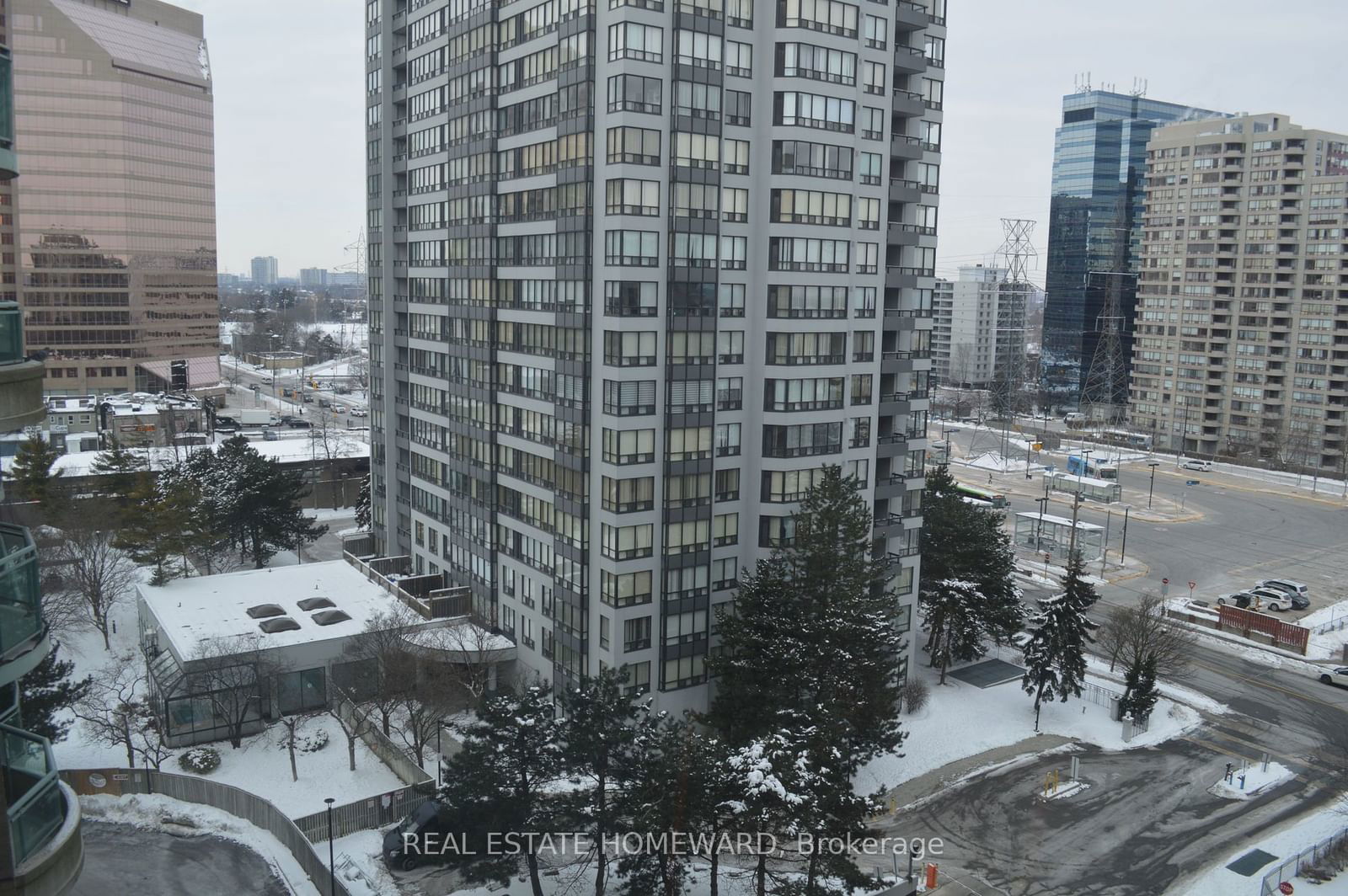 18 Pemberton Ave, unit 1101 for rent