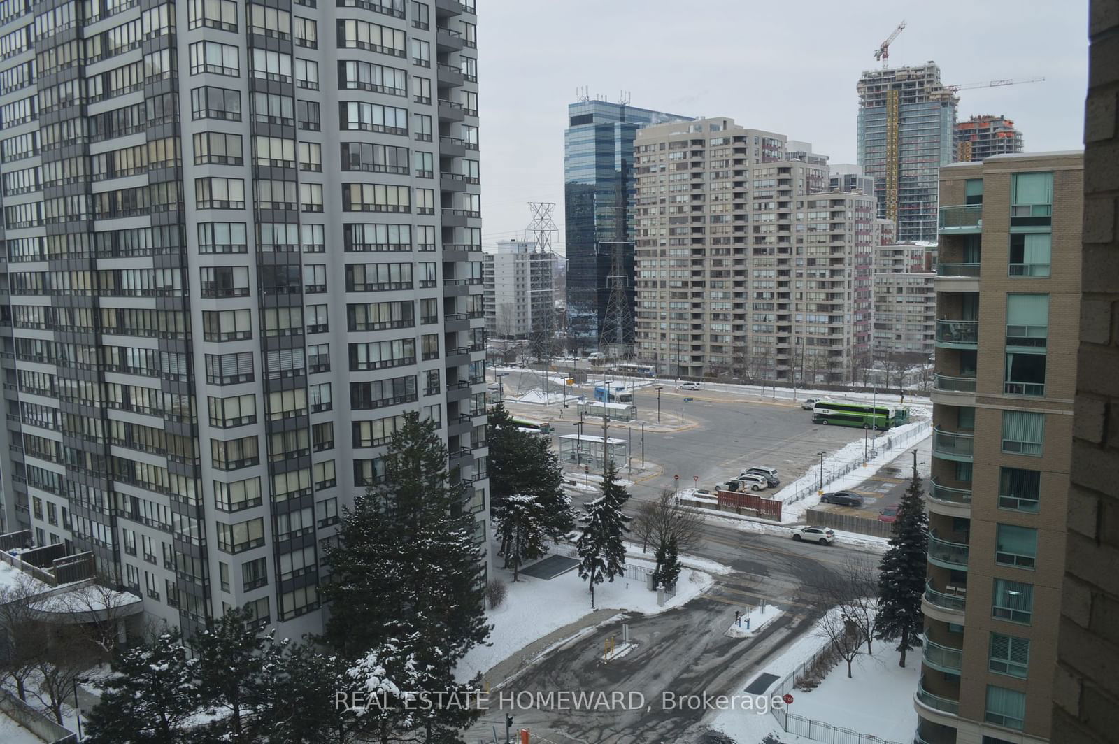 18 Pemberton Ave, unit 1101 for rent