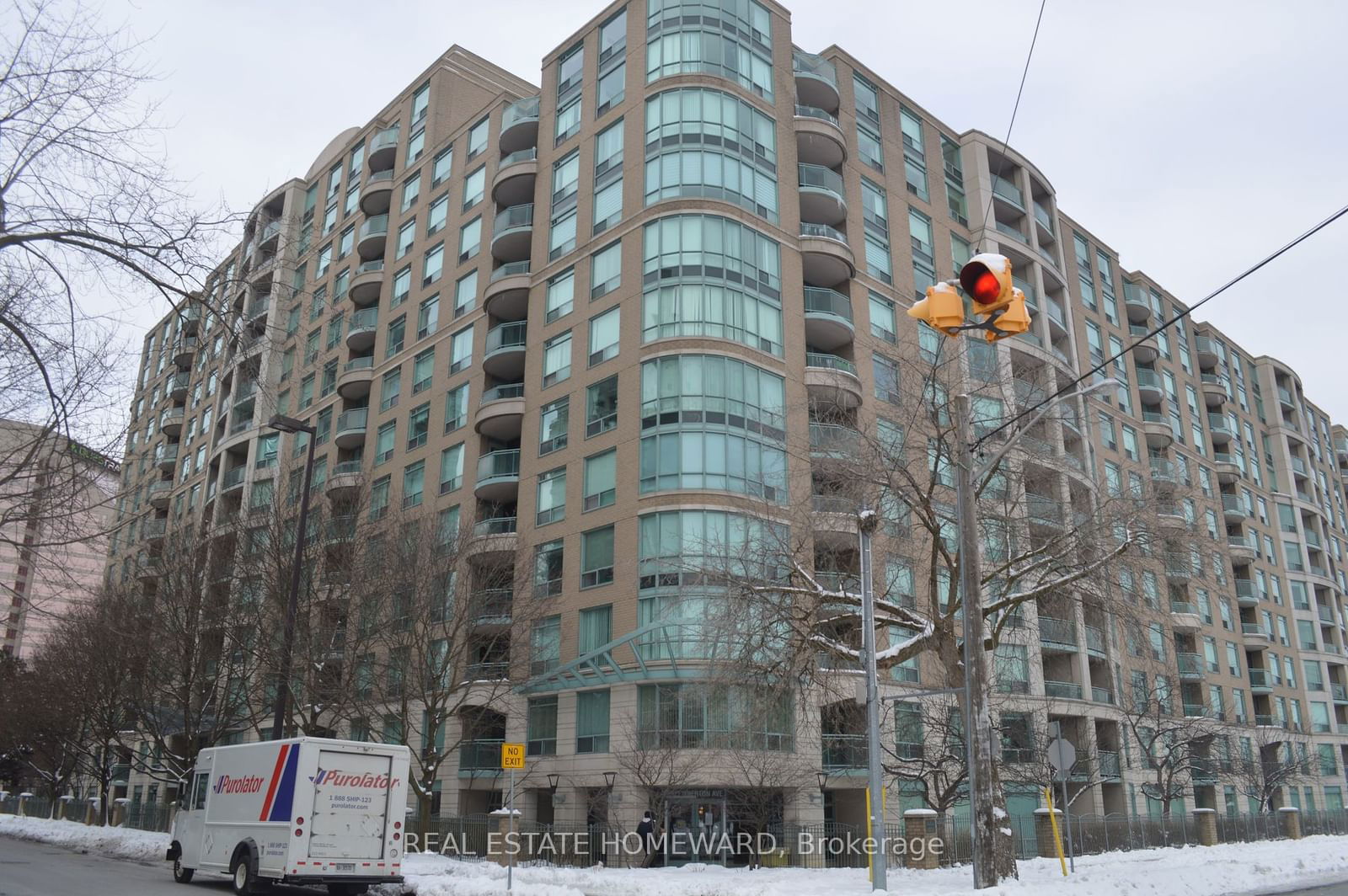 18 Pemberton Ave, unit 1101 for rent