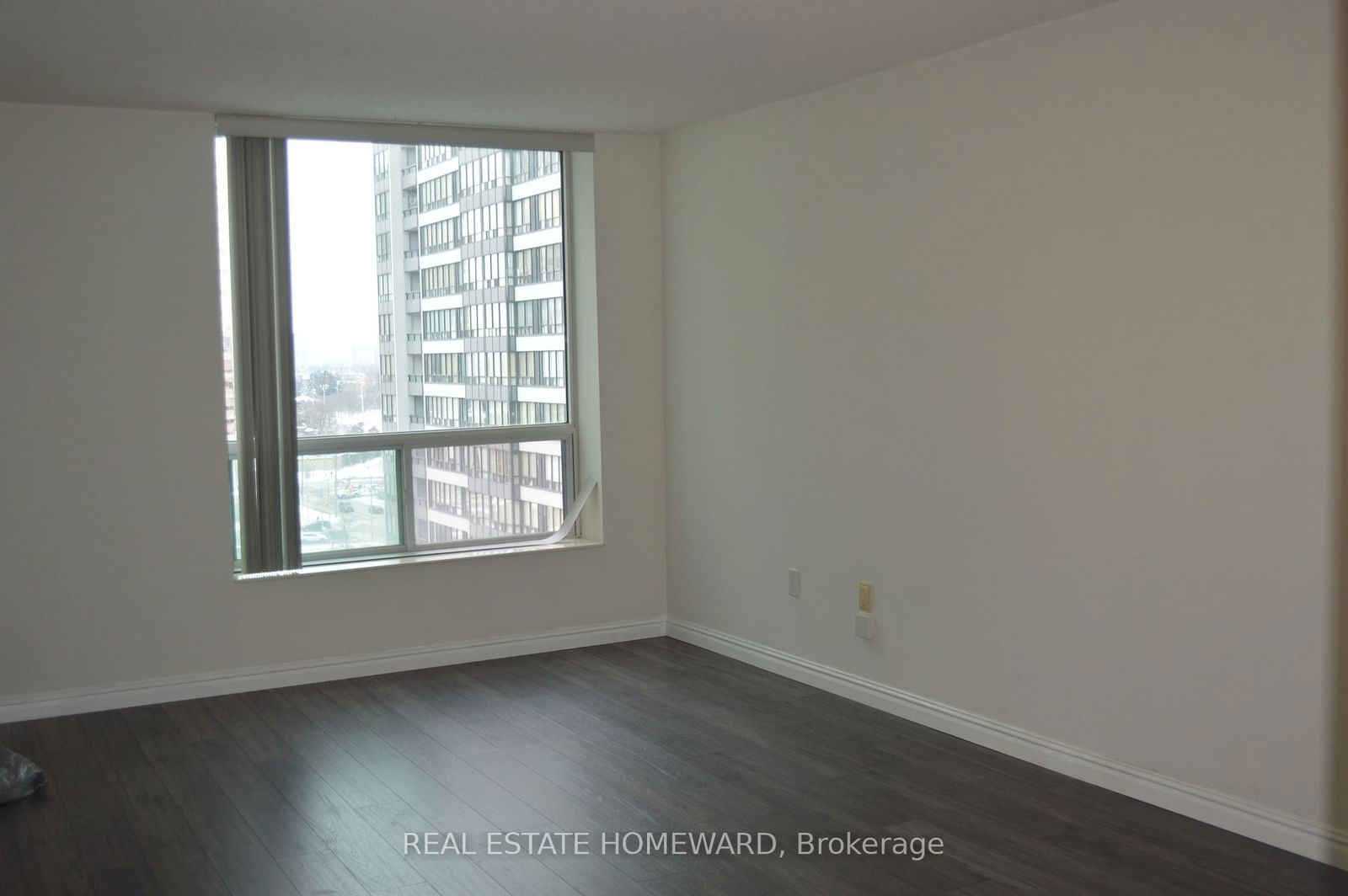 18 Pemberton Ave, unit 1101 for rent