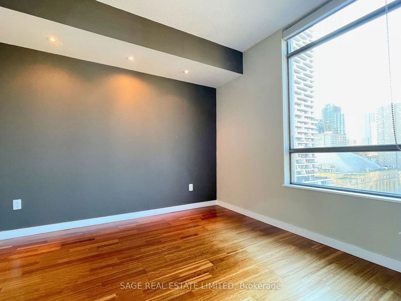 285 Mutual St, unit 1201 for rent