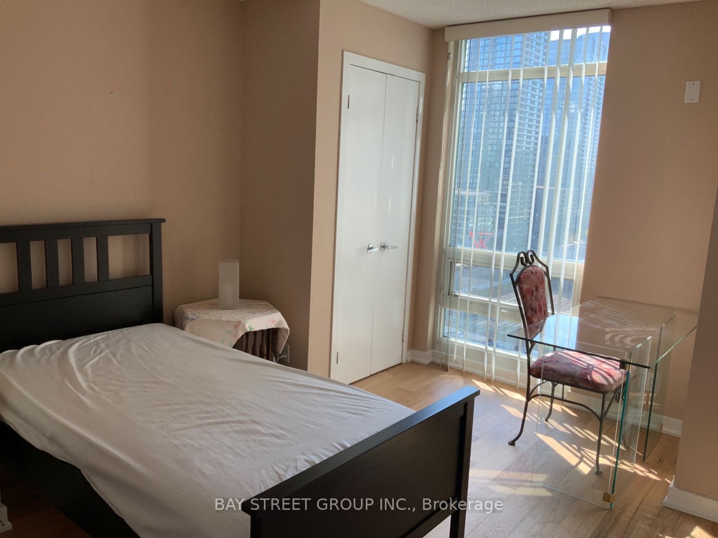 381 Front St W, unit 1711 for rent