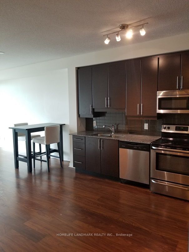 33 Bay St, unit 3813 for sale