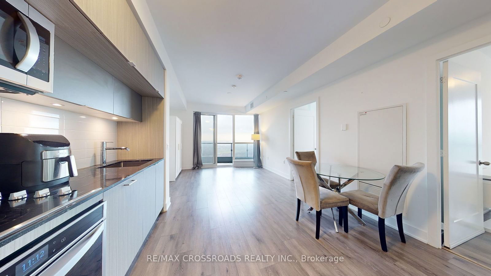 585 Bloor St E, unit 3418 for sale