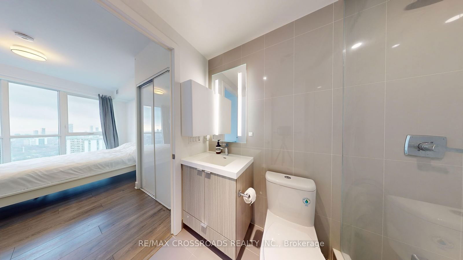 585 Bloor St E, unit 3418 for sale