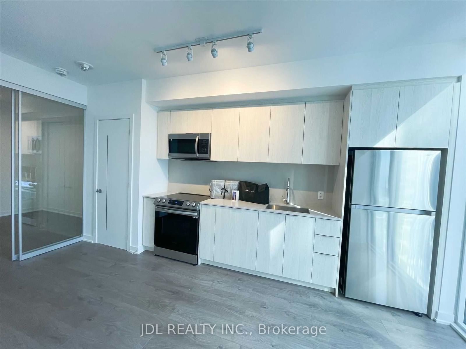 357 King St W, unit 2806 for rent