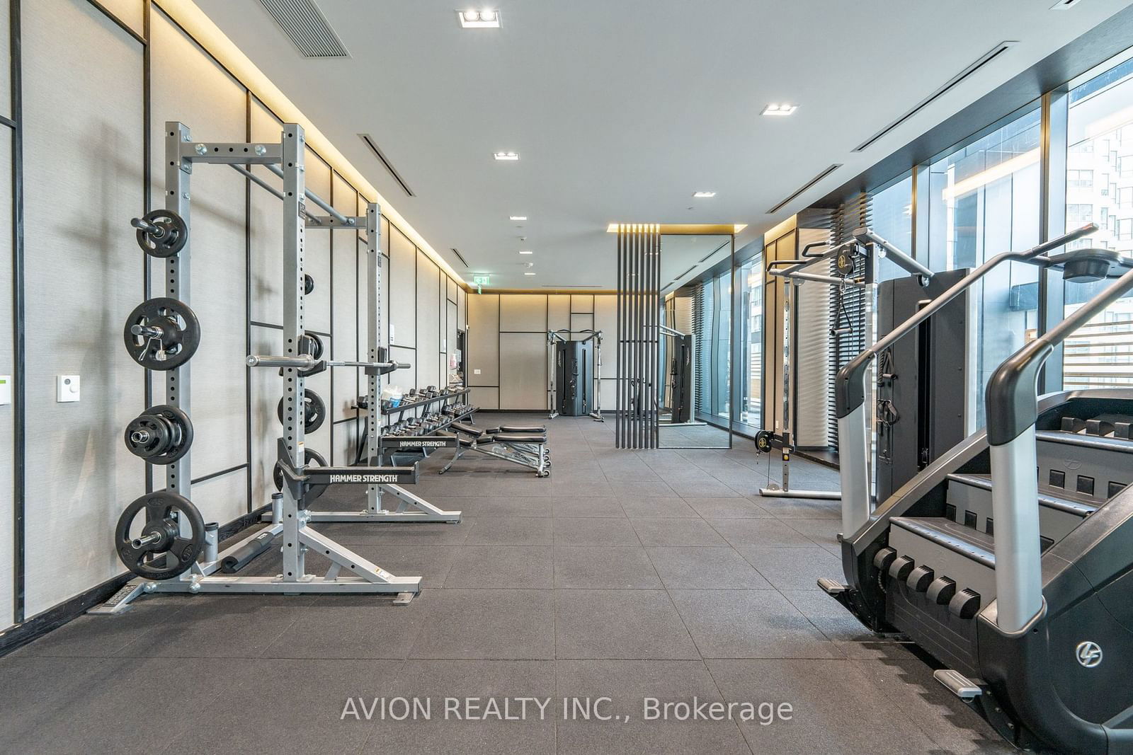 501 yonge St, unit 1112 for sale