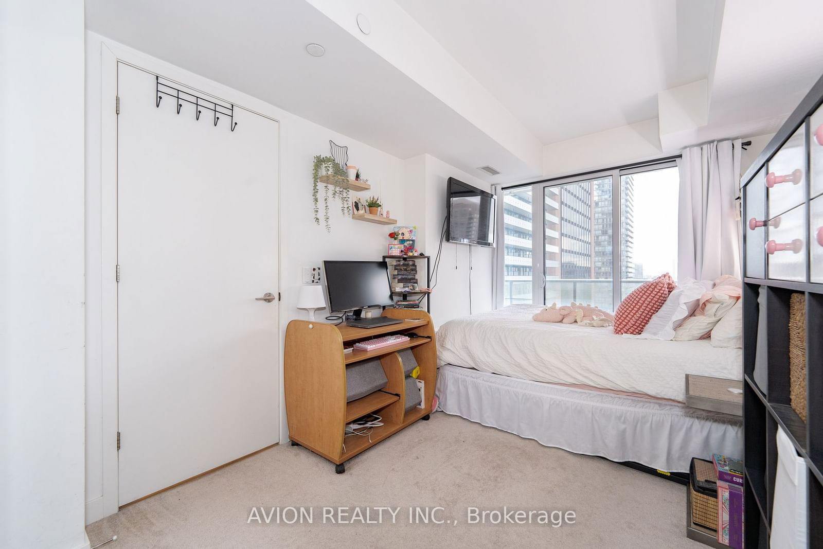 501 yonge St, unit 1112 for sale