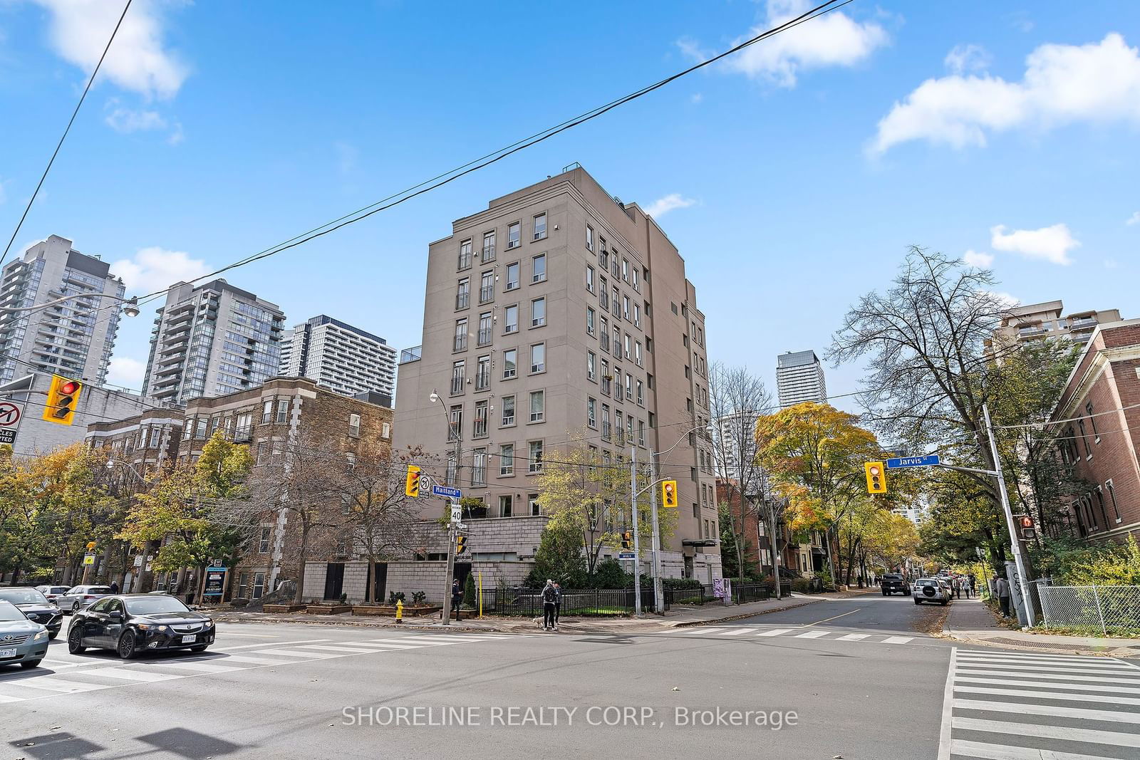 135 Maitland St, unit 401 for rent