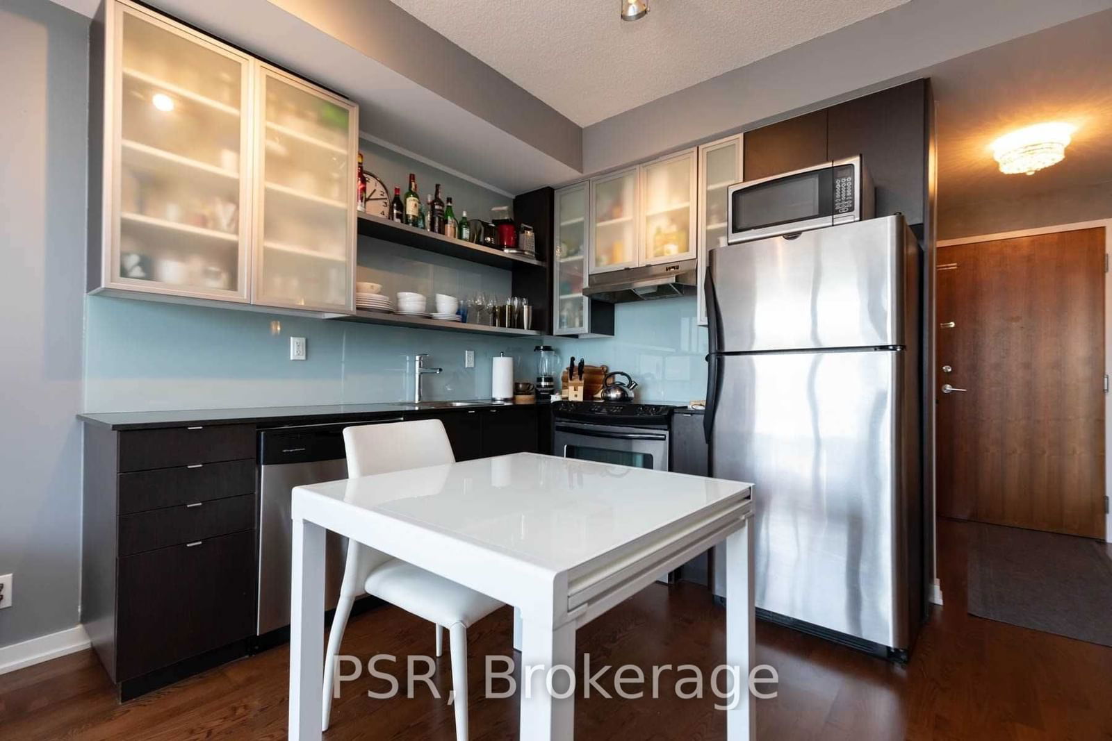 33 Lombard St, unit 2201 for rent