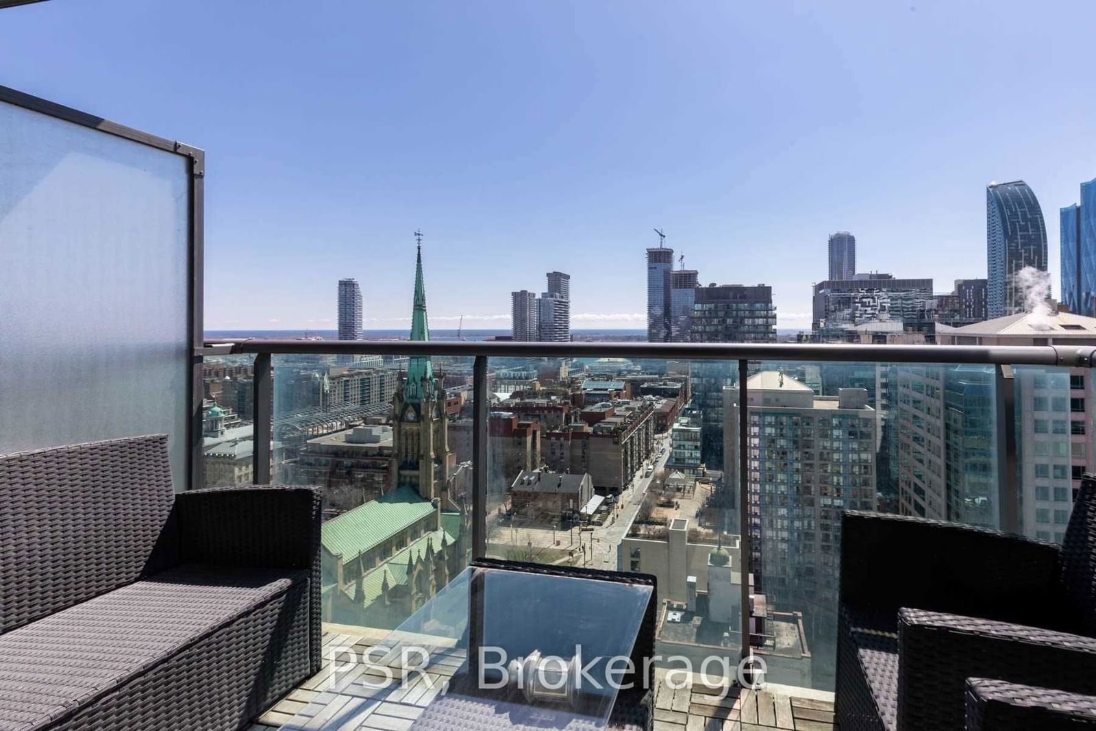 33 Lombard St, unit 2201 for rent