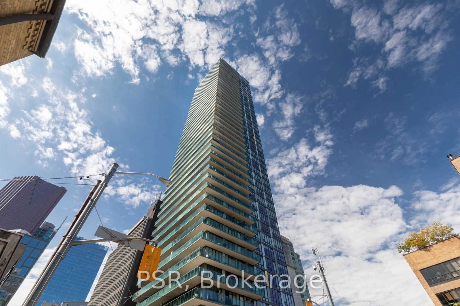 33 Lombard St, unit 2201 for rent