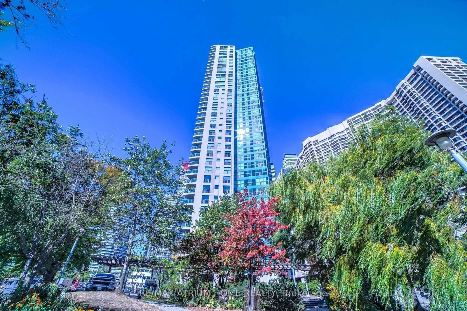 99 Harbour Sq, unit 2306 for rent