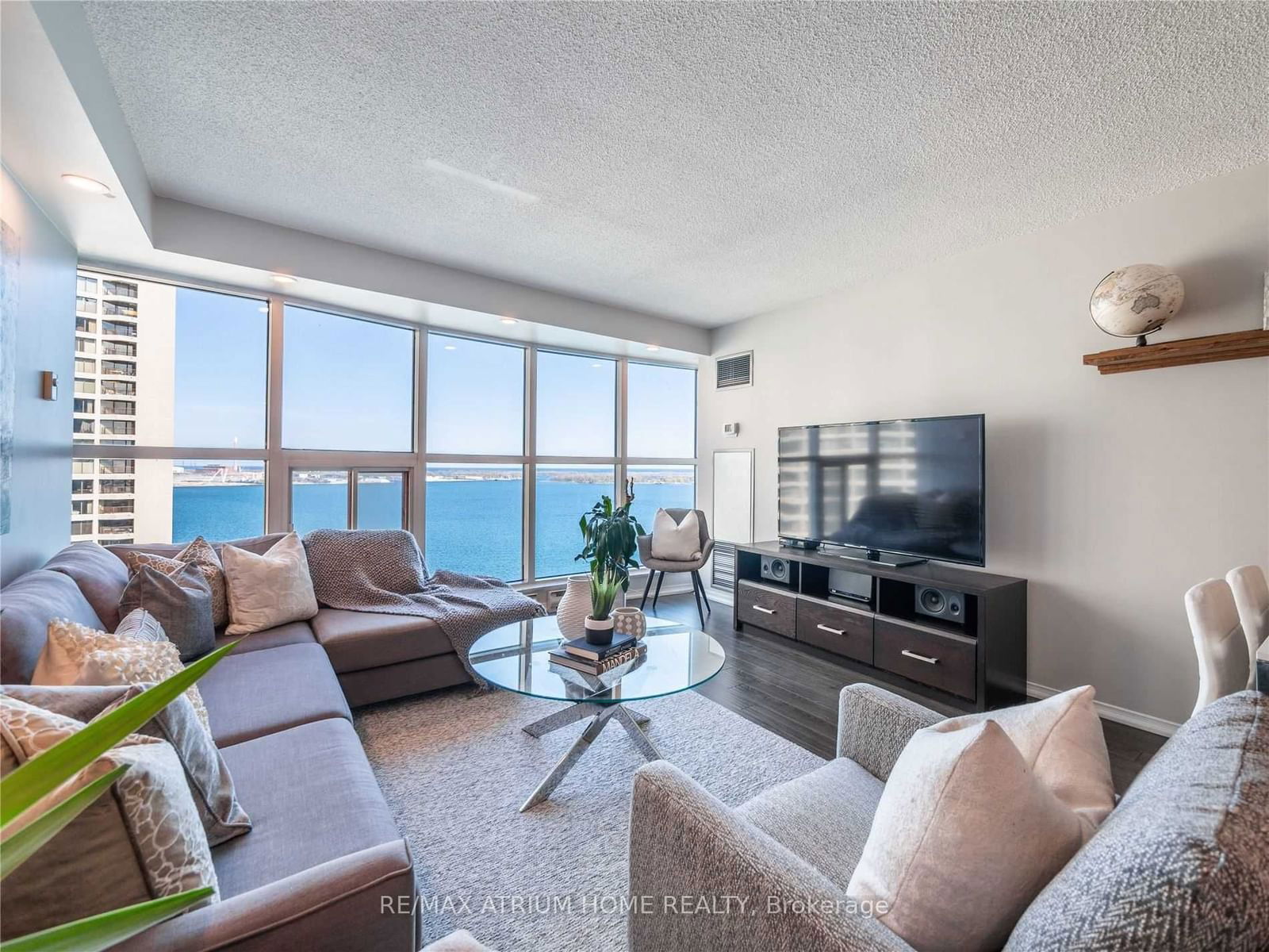 99 Harbour Sq, unit 2306 for rent