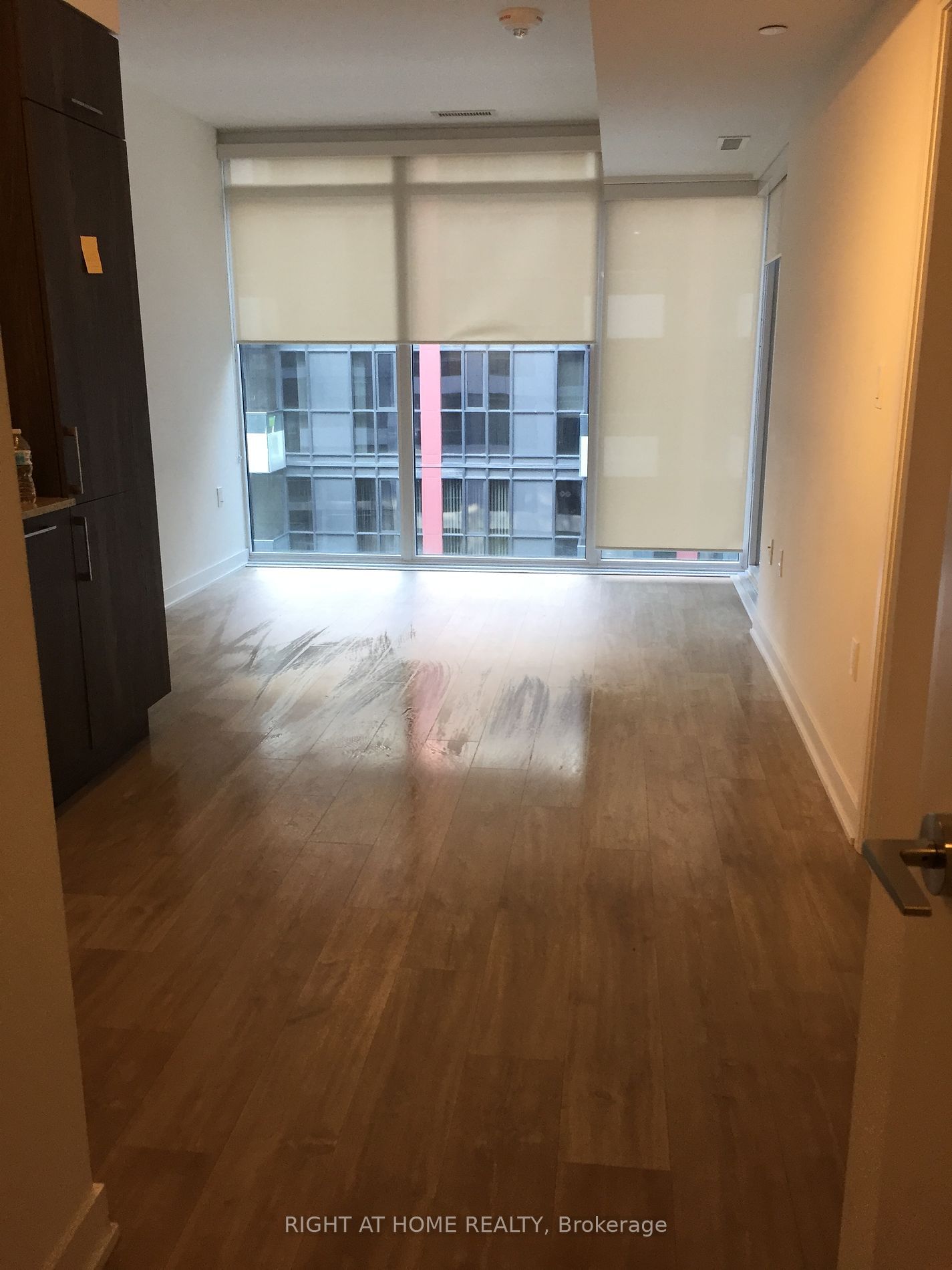 576 Front St W, unit 626E for rent