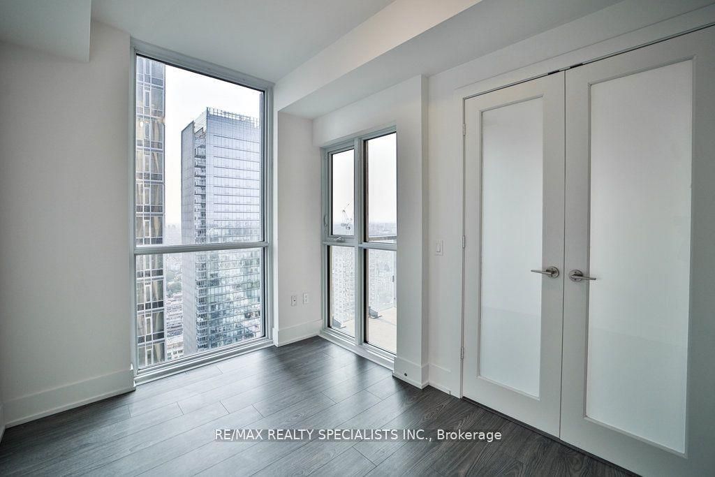 1 Yorkville Ave, unit 5102 for rent