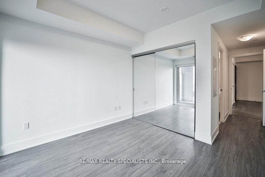 1 Yorkville Ave, unit 5102 for sale