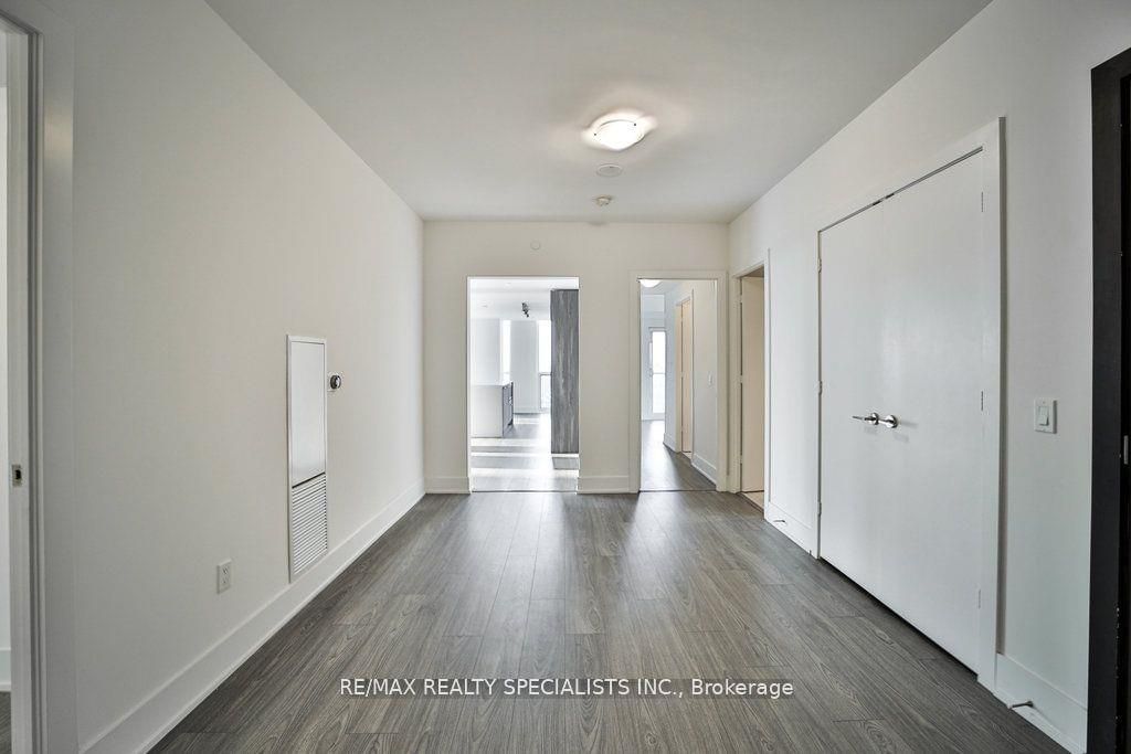 1 Yorkville Ave, unit 5102 for sale