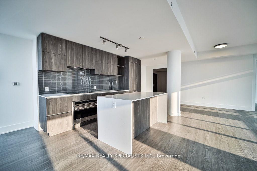 1 Yorkville Ave, unit 5102 for sale