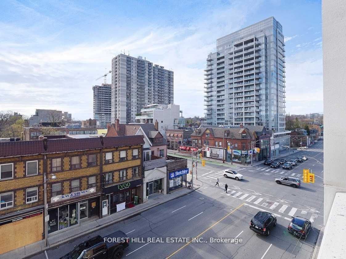 151 Avenue Rd, unit 403 for rent