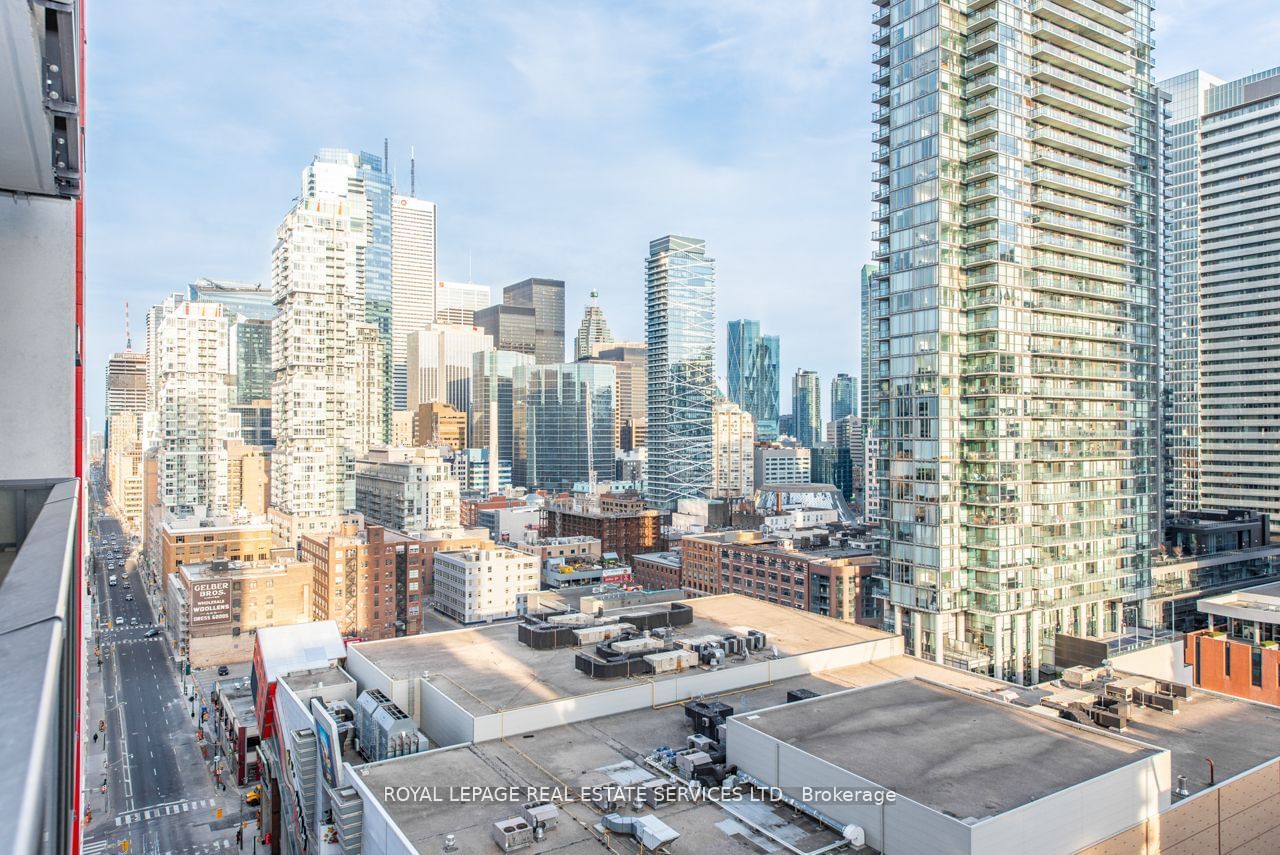 330 Richmond St W, unit 2116 for sale