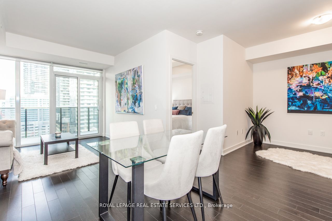 330 Richmond St W, unit 2116 for sale