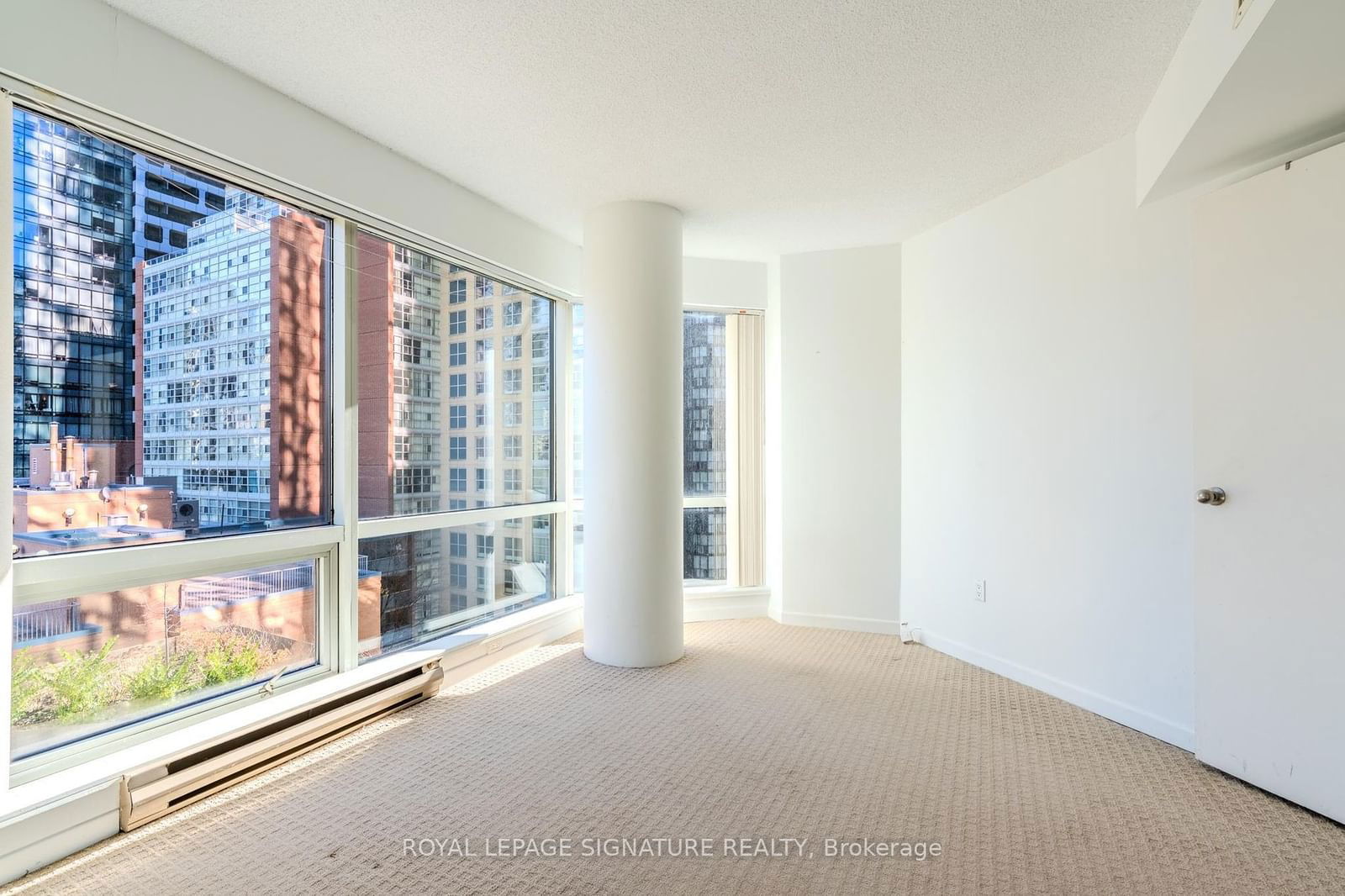 1001 Bay St, unit 704 for rent