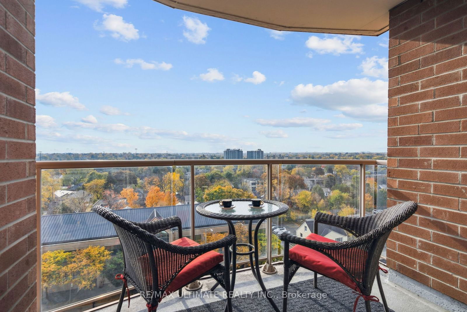 2 Clairtrell Rd, unit #1008 for sale