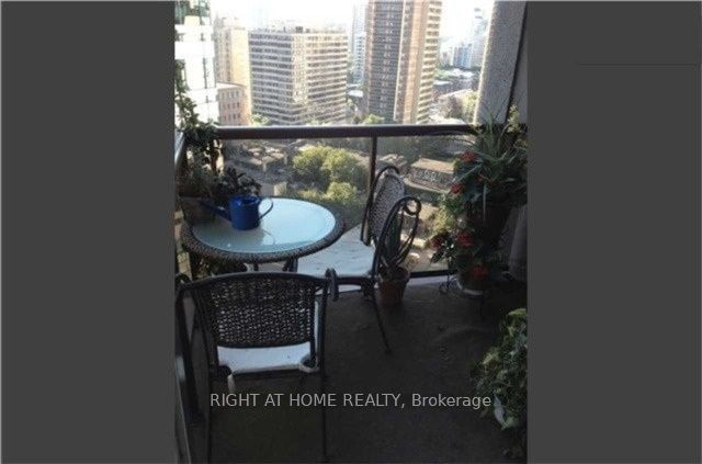 85 Bloor St E, unit 1008 for rent