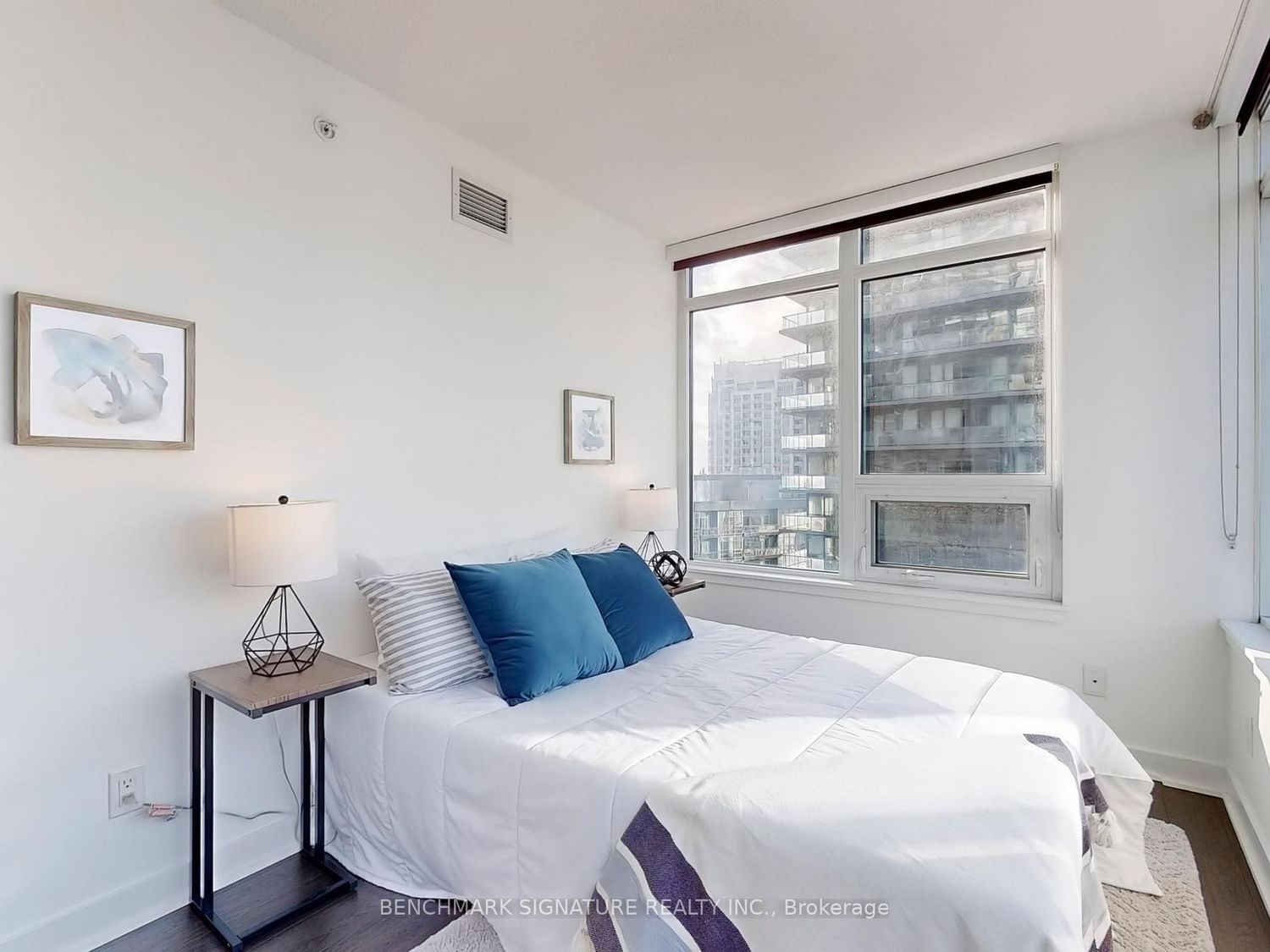 19 Bathurst St, unit 2003 for sale