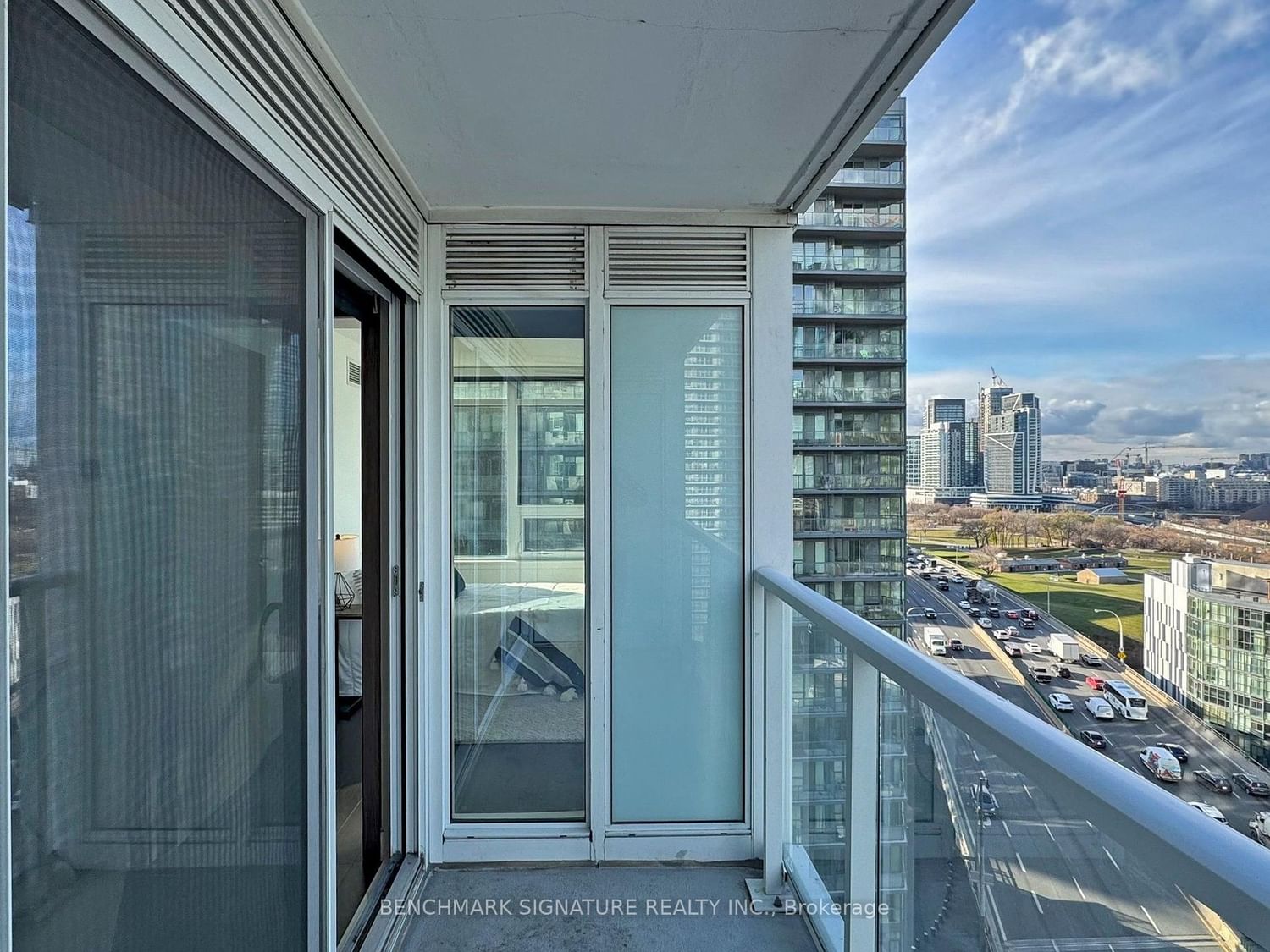 19 Bathurst St, unit 2003 for sale