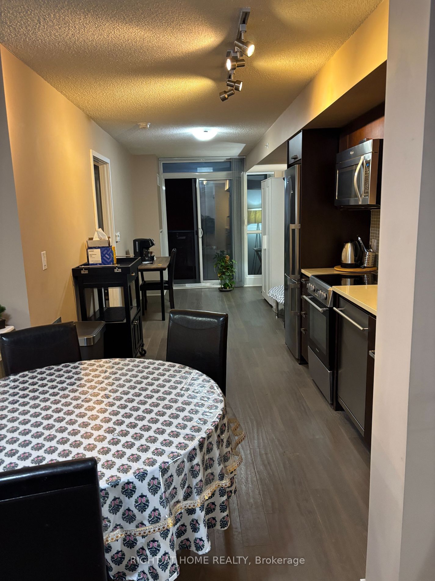 295 Adelaide St W, unit 318 for rent