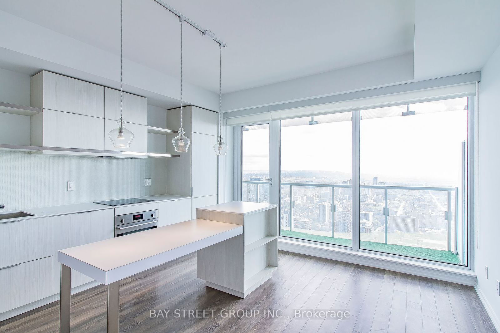 197 Yonge St, unit 5504 for rent