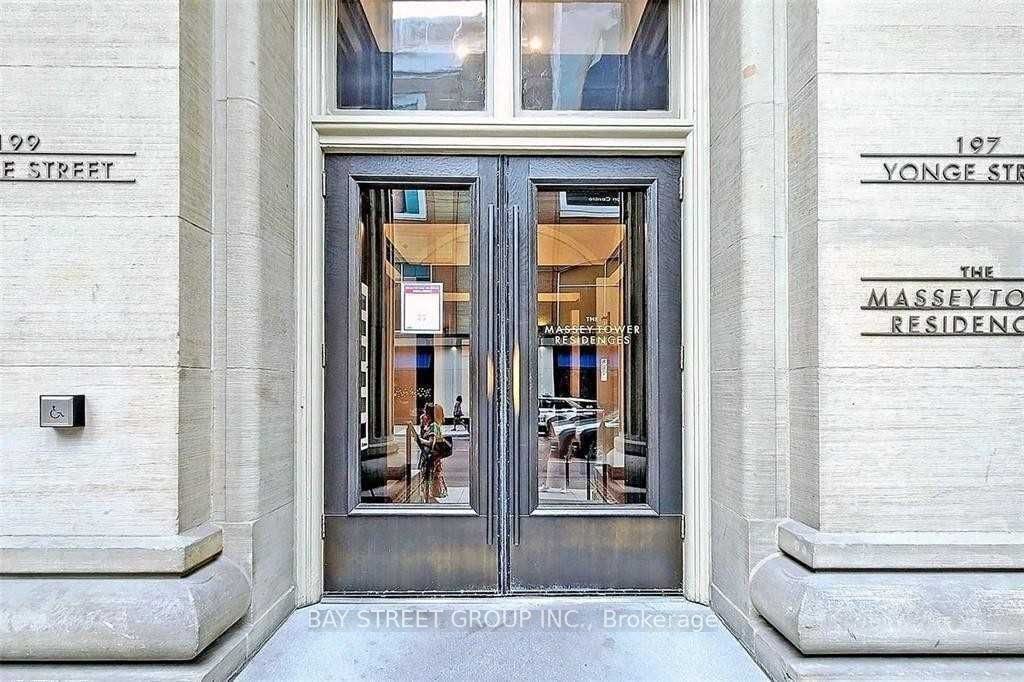 197 Yonge St, unit 5504 for rent