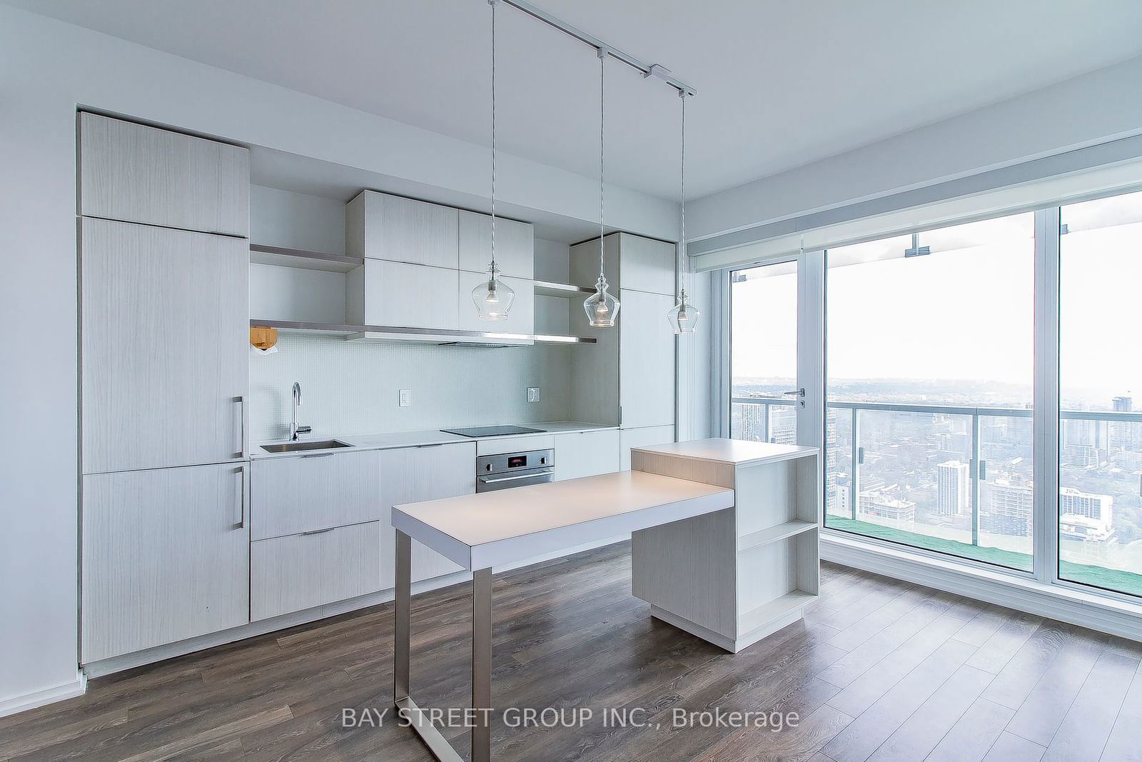 197 Yonge St, unit 5504 for rent